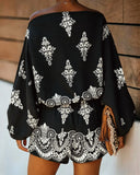 Women's Vintage Print Two-Piece Set Off-Shoulder Batwing Sleeve Top and High-Waisted Shorts Casual Vacation Set